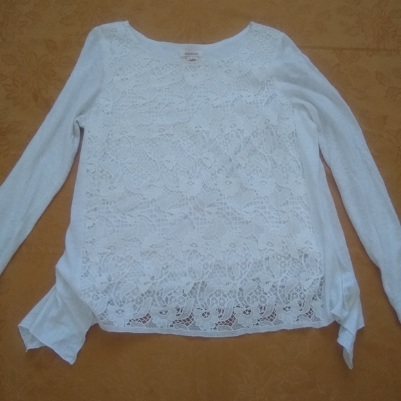 Sundance Tops - Sundance linen embroidered lace eyelet